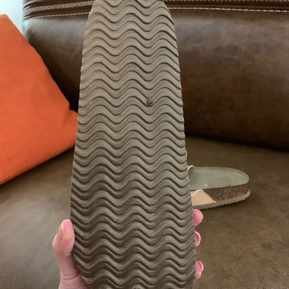 Madden flower girl sandals size 8 - Picture 3 of 3